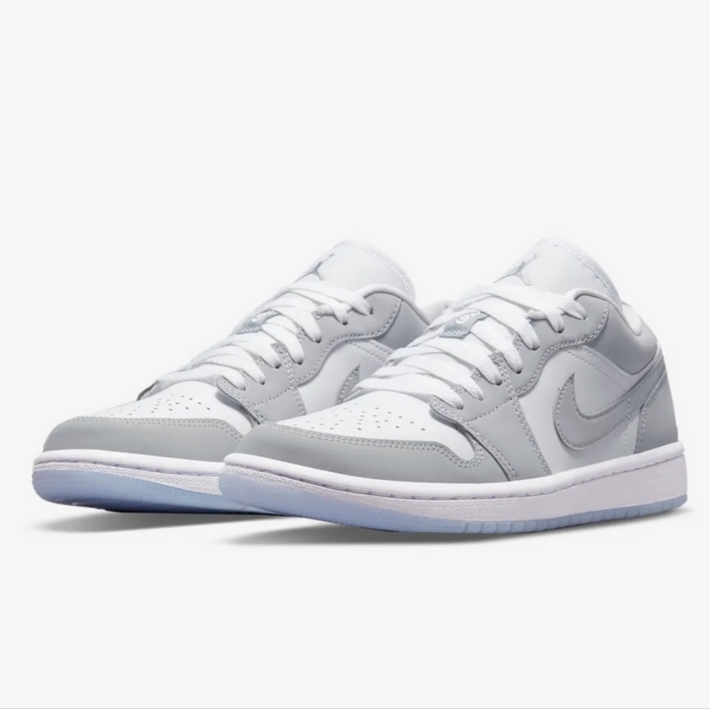 Nike Women’s Low-Top Sneakers in White and Light Gray